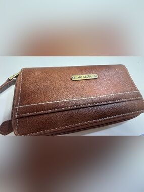 Roots Canada Cognac Brown Leather RFID Zip-Around Clutch Wallet